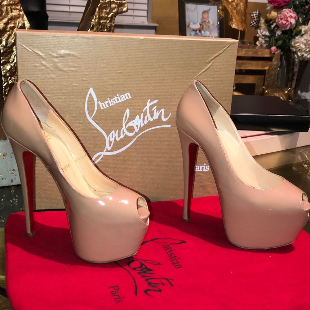 Christian louboutin highness patent nude heels